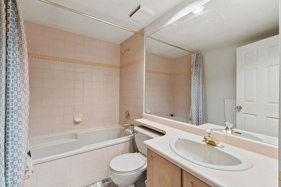 23 2133 St. Georges Avenue North Vancouver, BC - 14