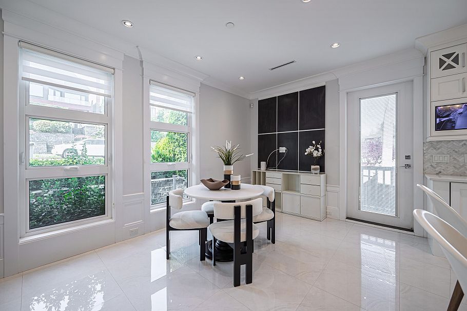 3792 Puget Drive Vancouver, BC - 4