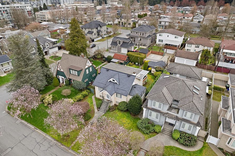 5878 Arlington Street Vancouver, BC - 4