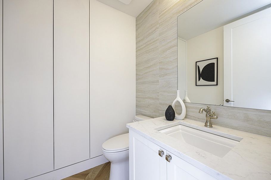 261 E 23rd Street North Vancouver, BC - 18