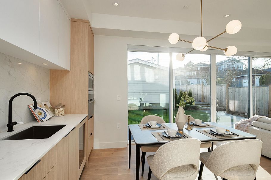 32 E 37th Avenue Vancouver, BC - 14