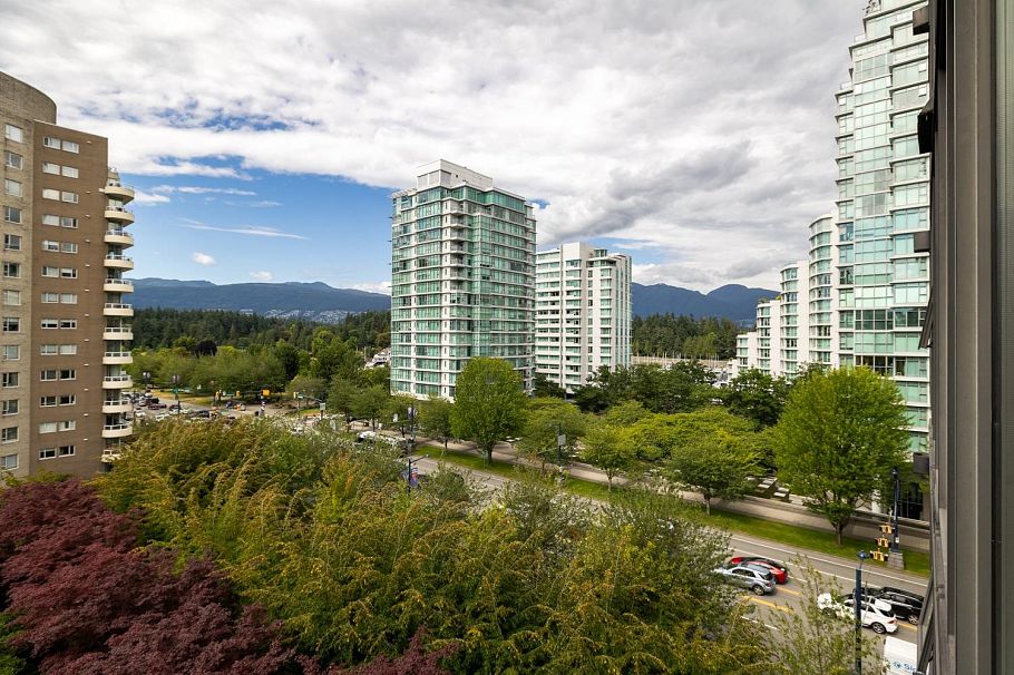 803 1723 Alberni Street Vancouver, BC - 9