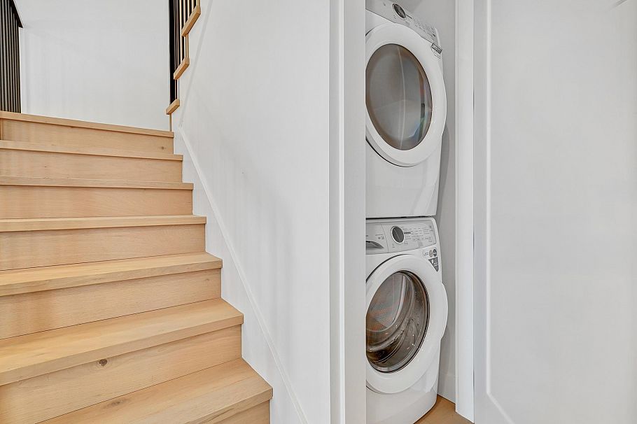 3483 Adanac Street Vancouver, BC - 9