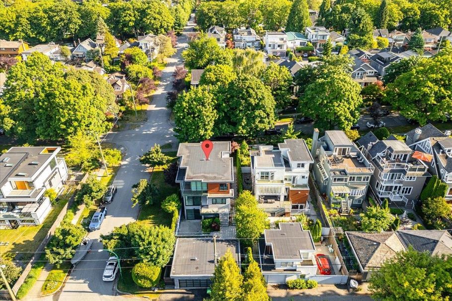 3011 W 27th Avenue Vancouver, BC - 35