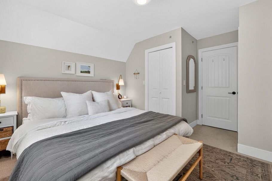 1741 E 15th Avenue Vancouver, BC - 22