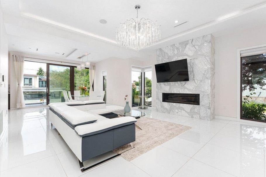 3011 W 27th Avenue Vancouver, BC - 2