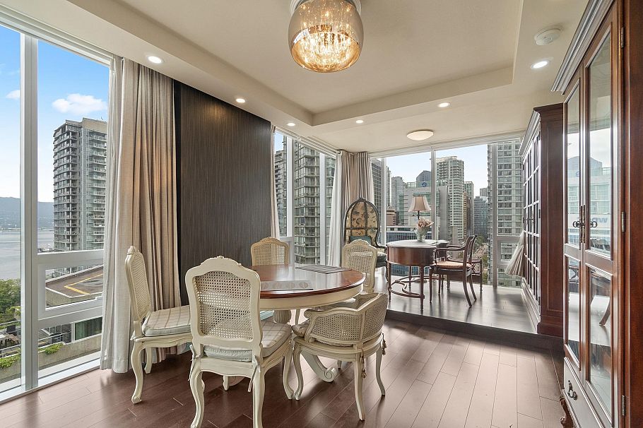 1702 1277 Melville Street Vancouver, BC - 2