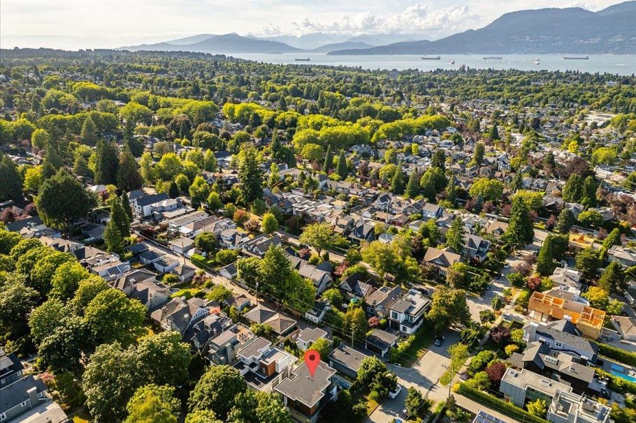 3011 W 27th Avenue Vancouver, BC - 36