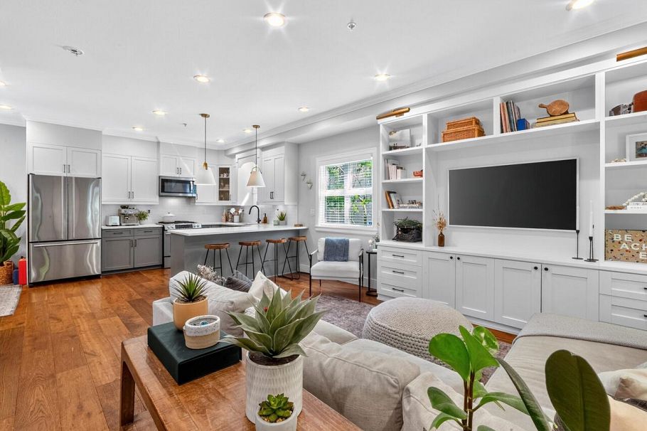 1741 E 15th Avenue Vancouver, BC - 3