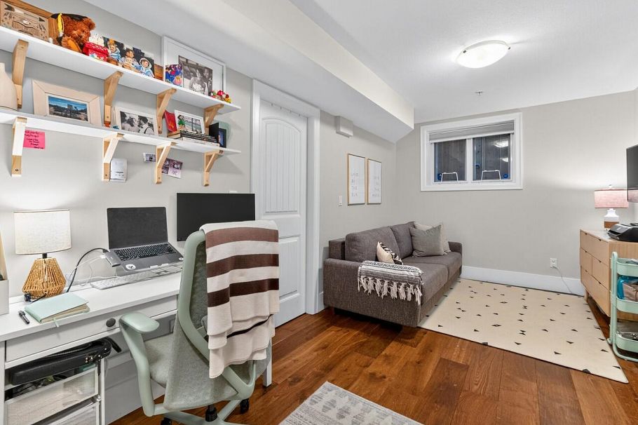 1741 E 15th Avenue Vancouver, BC - 30