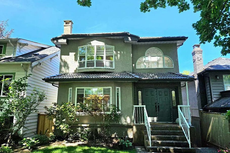 3333 W 29th Avenue Vancouver, BC - 1