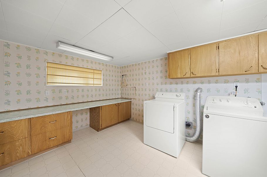 3492 W 34th Avenue Vancouver, BC - 35