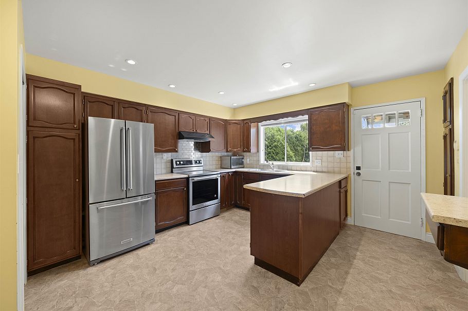 3492 W 34th Avenue Vancouver, BC - 13