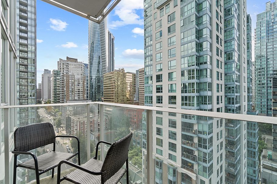 1702 1277 Melville Street Vancouver, BC - 10