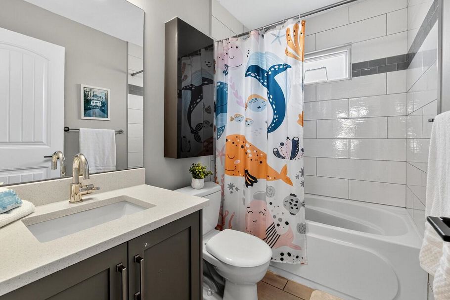 1741 E 15th Avenue Vancouver, BC - 27