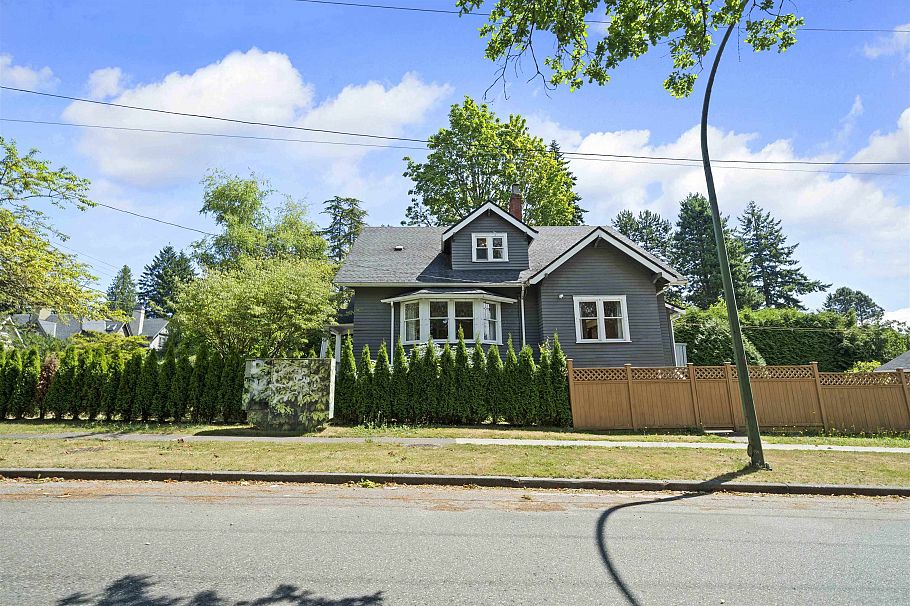 3492 W 34th Avenue Vancouver, BC - 8