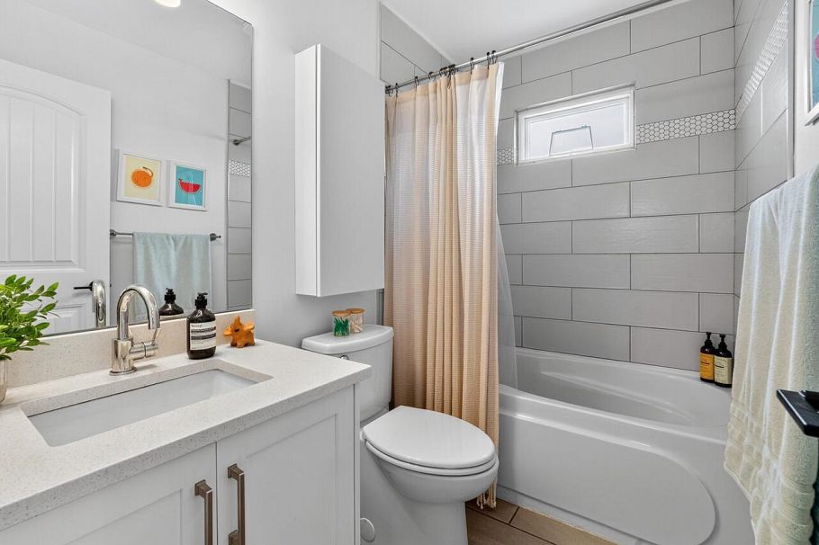 1741 E 15th Avenue Vancouver, BC - 24