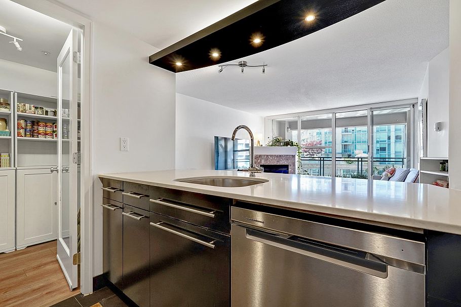 306 183 Keefer Place Vancouver, BC - 4