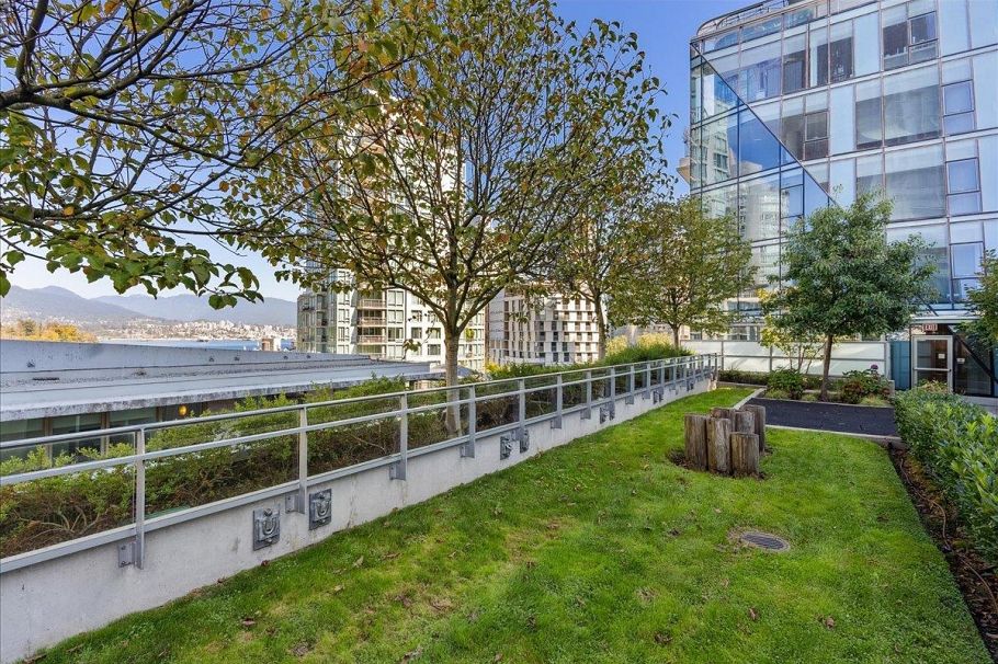 402 1477 W Pender Street Vancouver, BC - 23