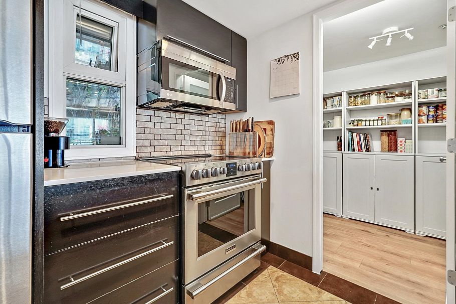 306 183 Keefer Place Vancouver, BC - 2