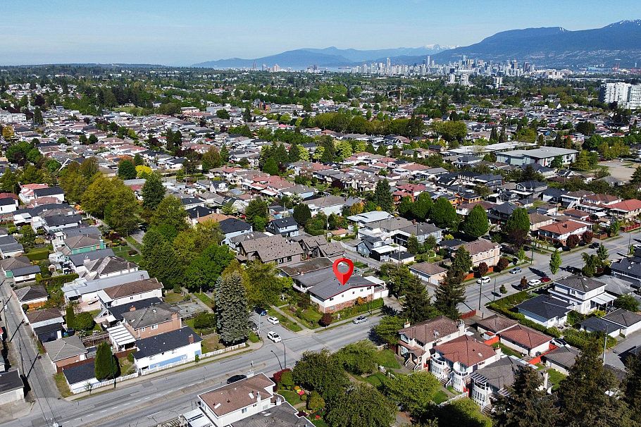 5591 Clarendon Street Vancouver, BC - 2