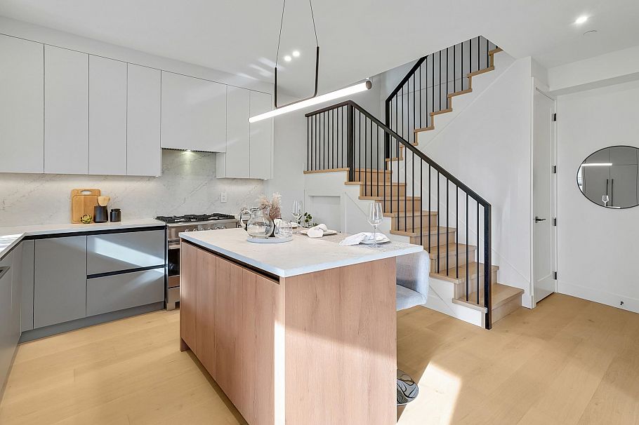 3483 Adanac Street Vancouver, BC - 8