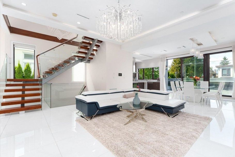 3011 W 27th Avenue Vancouver, BC - 1