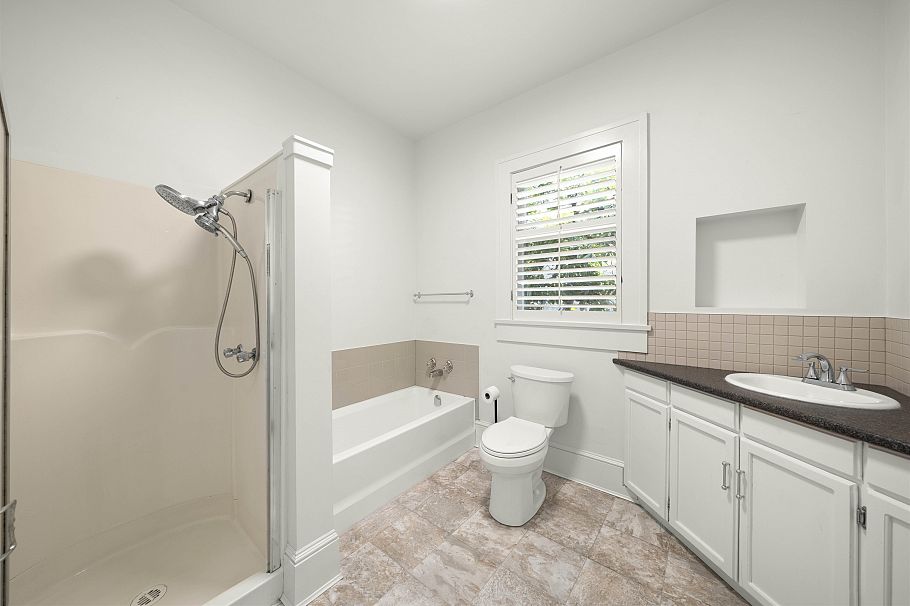 3492 W 34th Avenue Vancouver, BC - 25