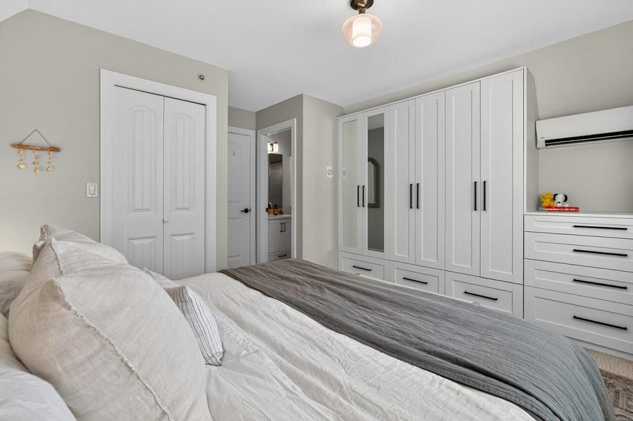 1741 E 15th Avenue Vancouver, BC - 23