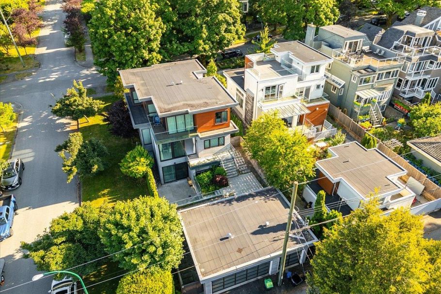 3011 W 27th Avenue Vancouver, BC - 34