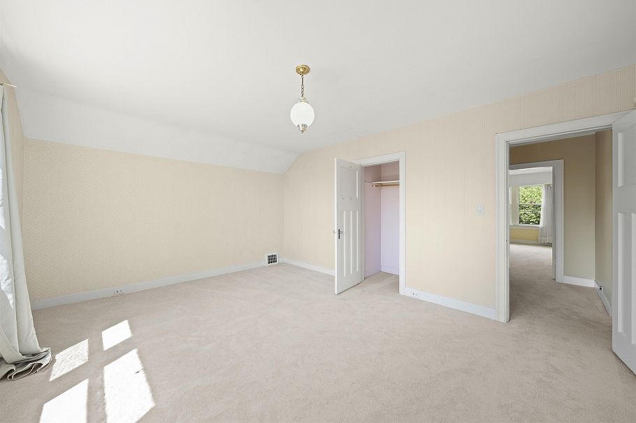 3492 W 34th Avenue Vancouver, BC - 32