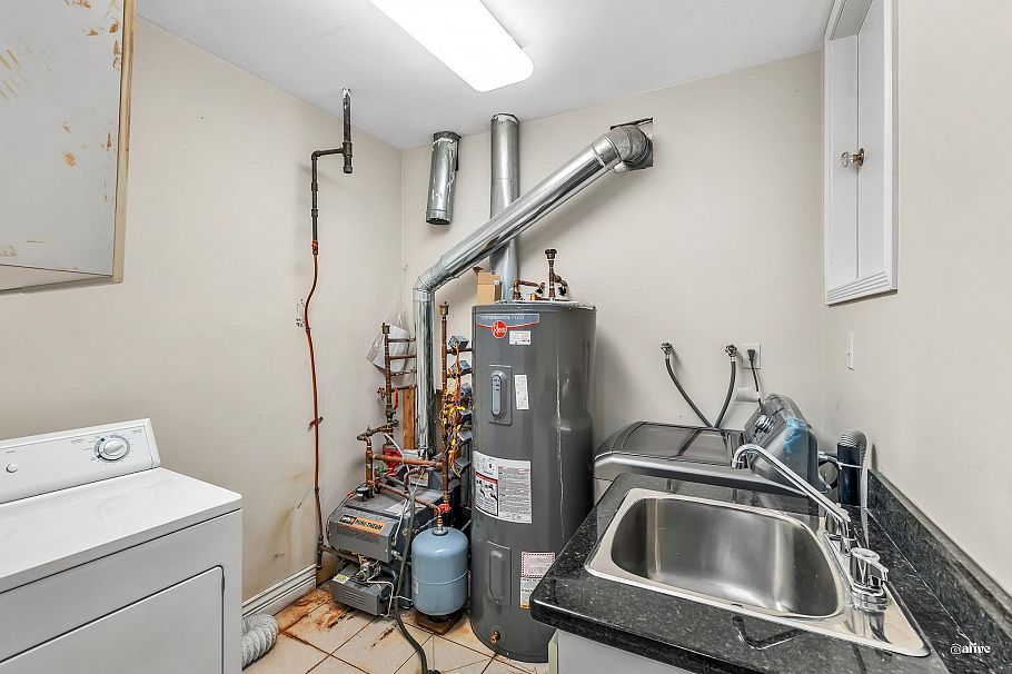 1463 W 57th Street Vancouver, BC - 38