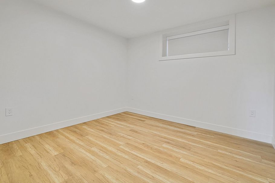 3483 Adanac Street Vancouver, BC - 21