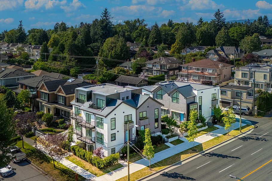 7351 Oak Street Vancouver, BC - 11