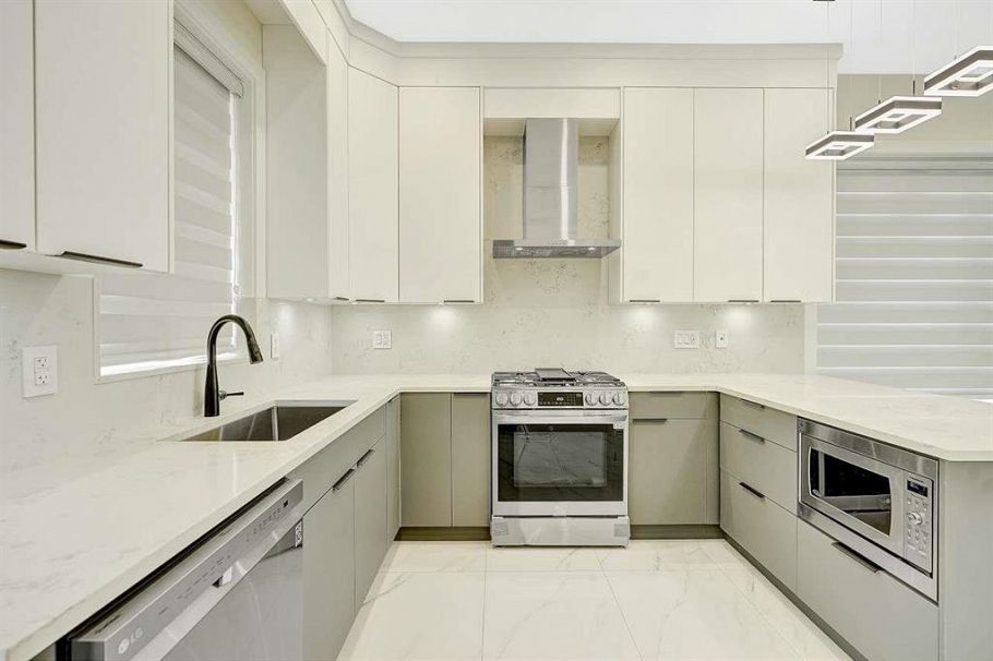 1548 E 41st Avenue Vancouver, BC - 15