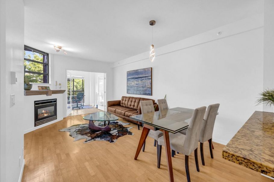 209 2228 Marstrand Avenue Vancouver, BC - 2