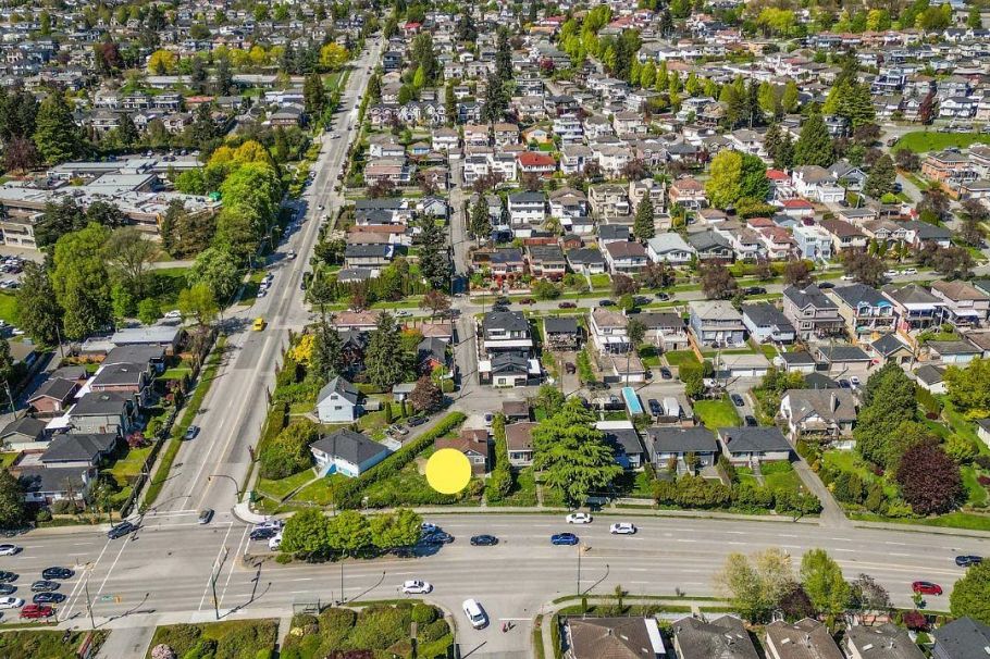 1715 SE Marine Drive Vancouver, BC - 13