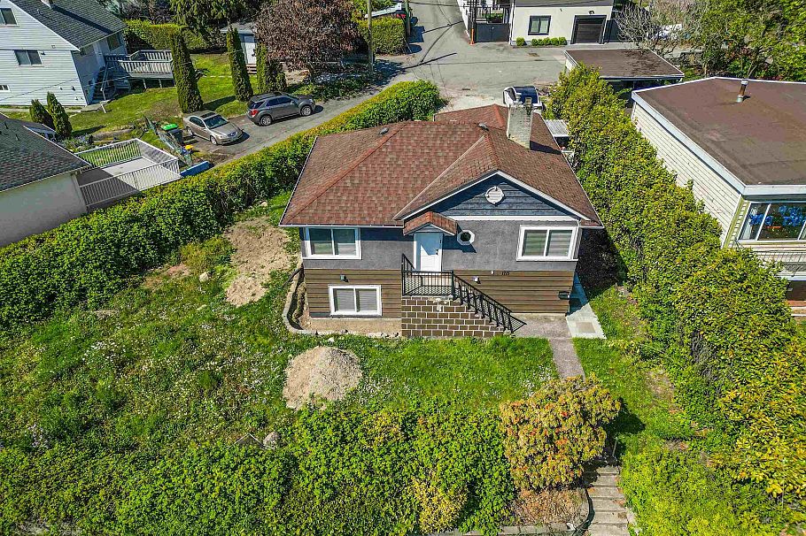 1715 SE Marine Drive Vancouver, BC - 3