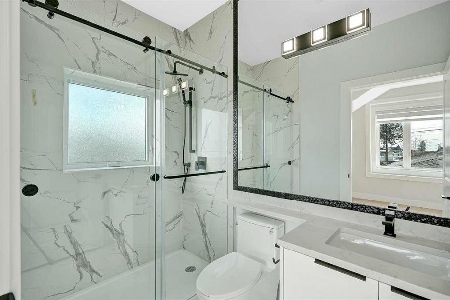 1548 E 41st Avenue Vancouver, BC - 10