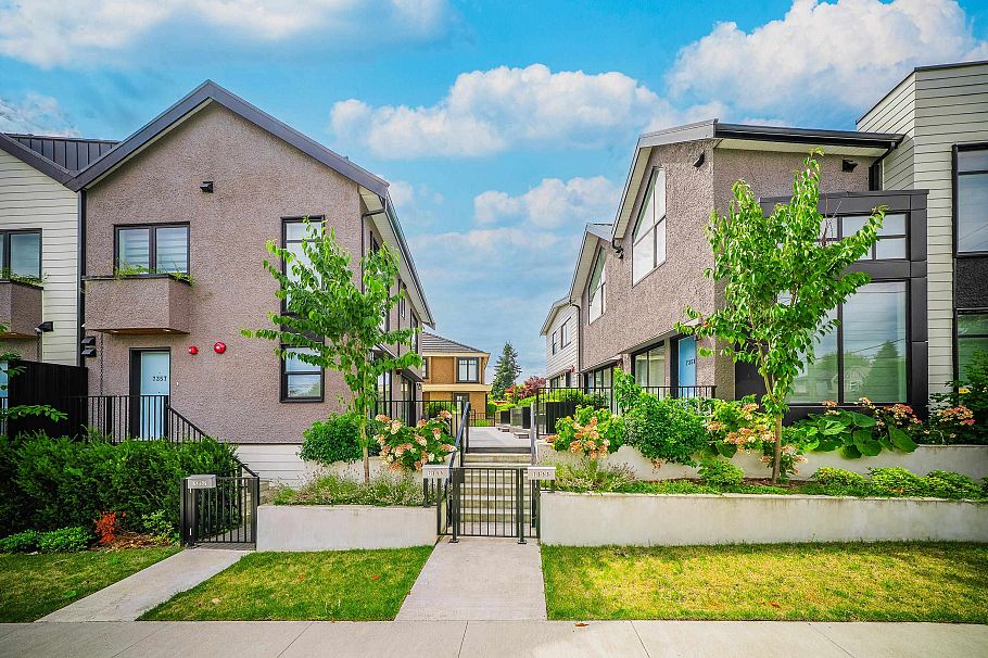 7351 Oak Street Vancouver, BC - 5