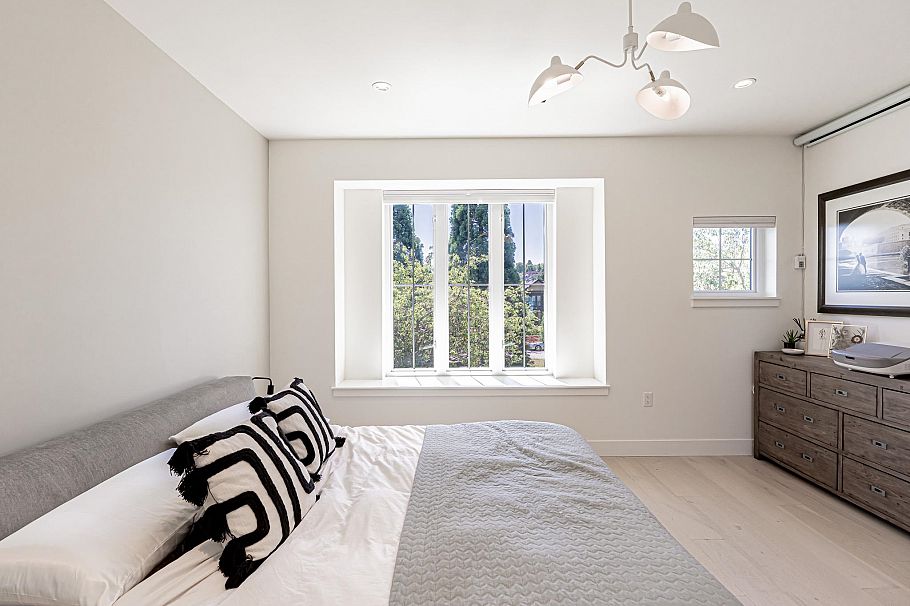 3123 W 16th Avenue Vancouver, BC - 18