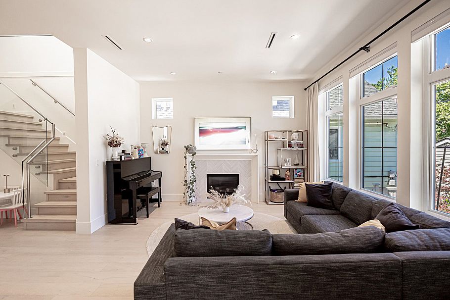 3123 W 16th Avenue Vancouver, BC - 14