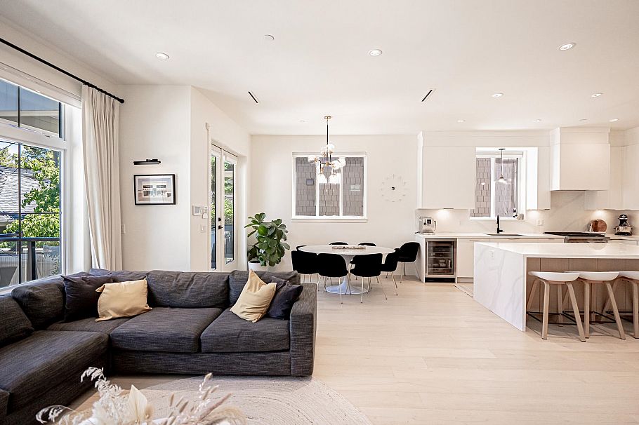 3123 W 16th Avenue Vancouver, BC - 12