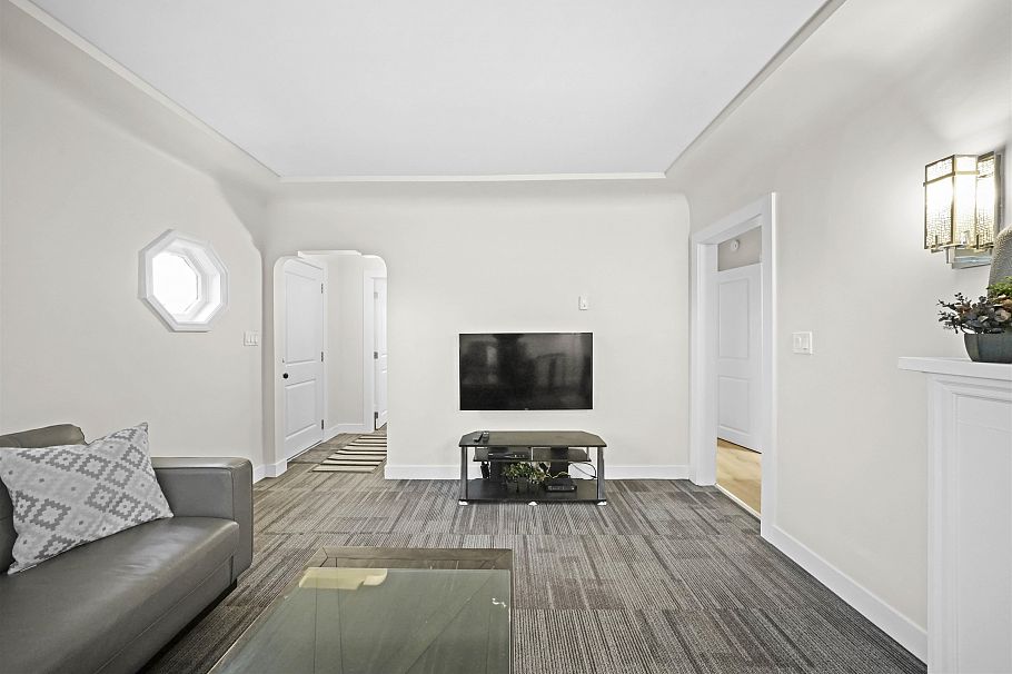 1715 SE Marine Drive Vancouver, BC - 17