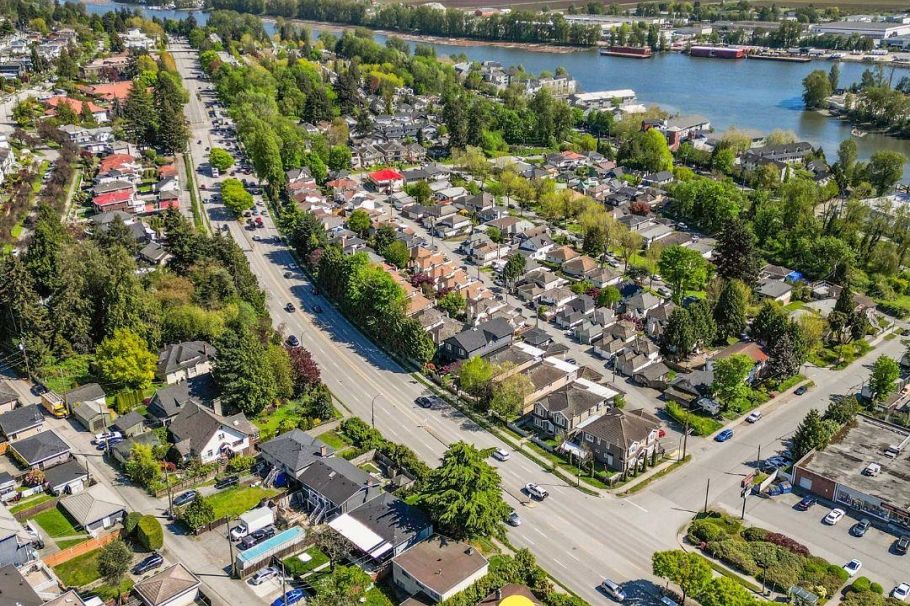 1715 SE Marine Drive Vancouver, BC - 12