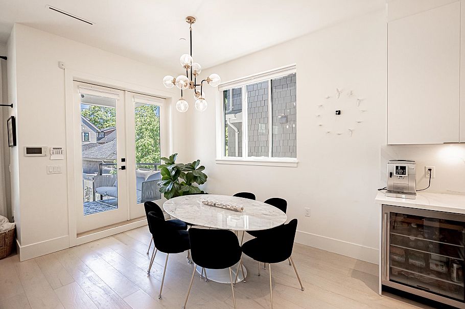 3123 W 16th Avenue Vancouver, BC - 11