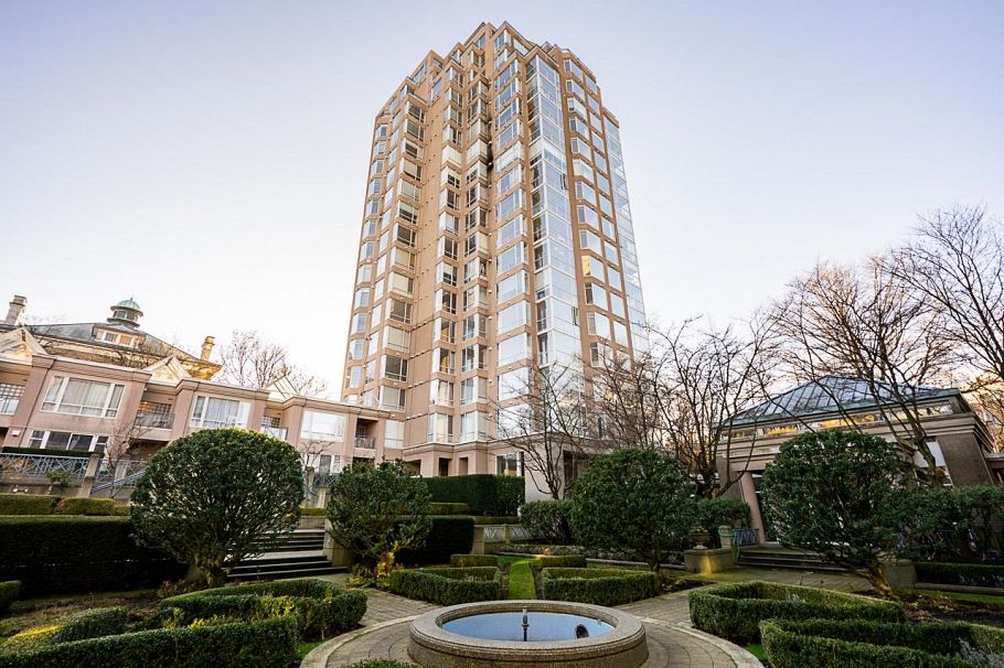 802 2668 Ash Street Vancouver, BC - 1