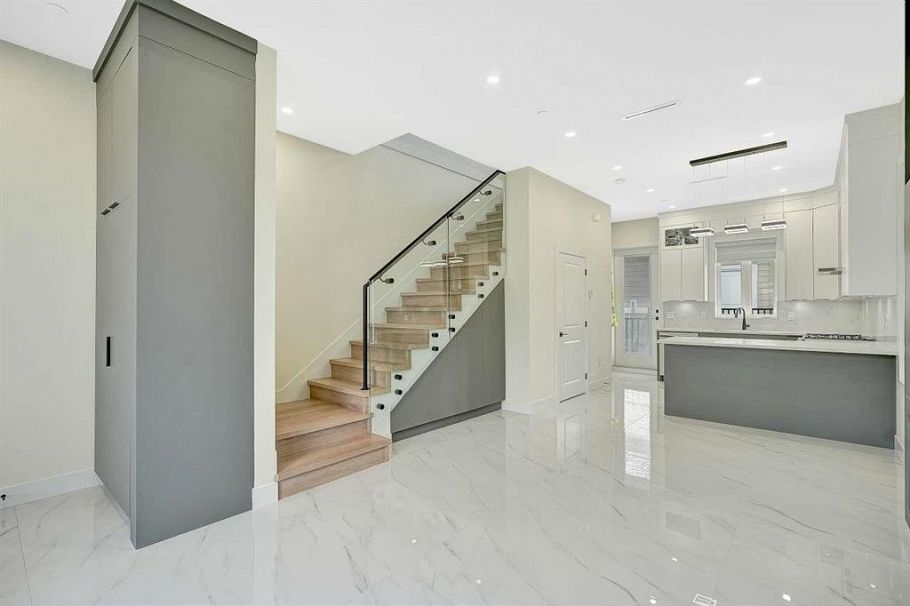 1548 E 41st Avenue Vancouver, BC - 19