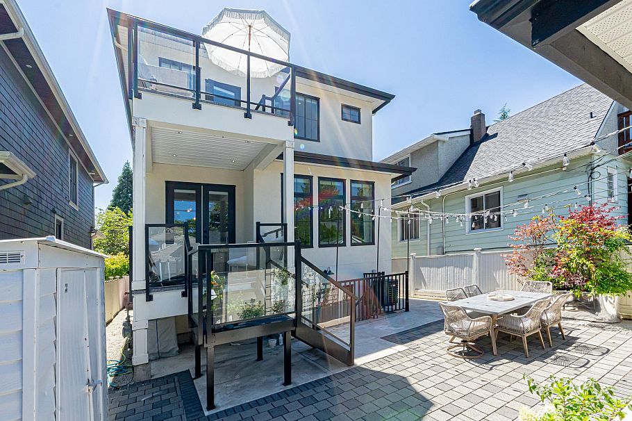 3123 W 16th Avenue Vancouver, BC - 28