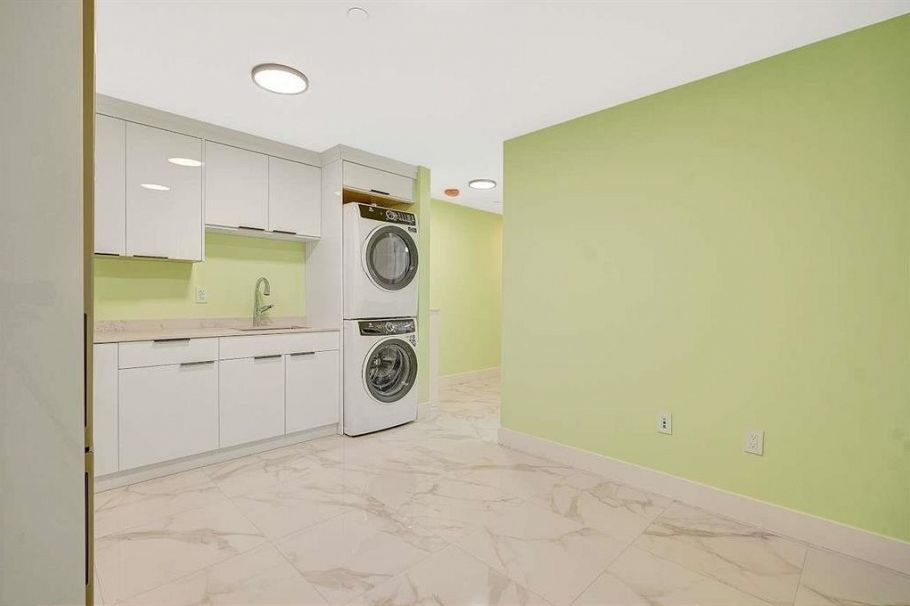 1548 E 41st Avenue Vancouver, BC - 18